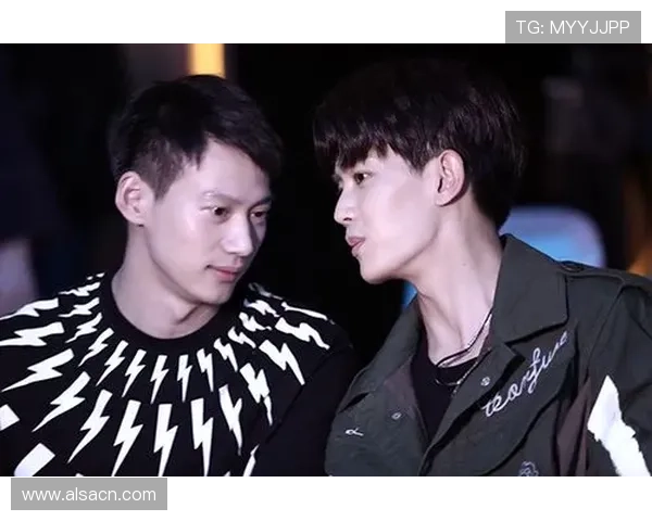 足球明星跨界综艺舞台展现多才多艺魅力引发热议